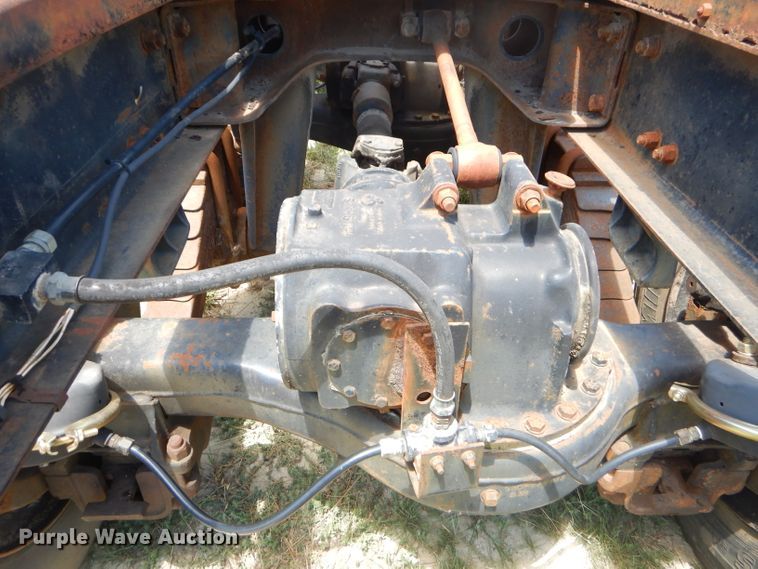 image for item ED9444 1995 Mack CH613 semi truck