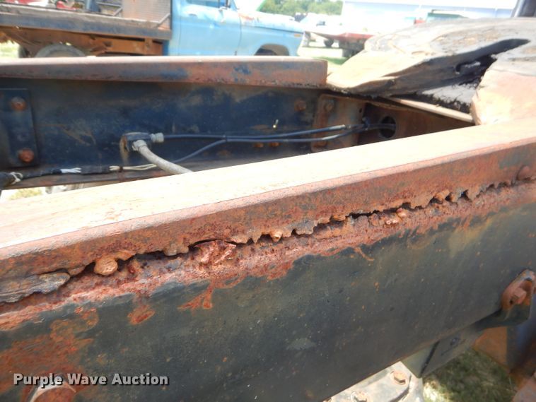 image for item ED9444 1995 Mack CH613 semi truck