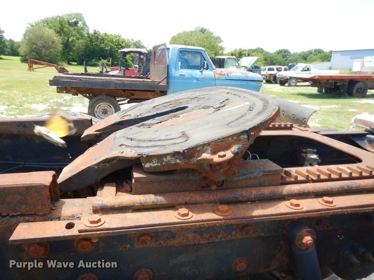 image for item ED9444 1995 Mack CH613 semi truck