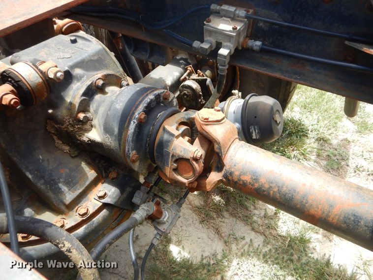 image for item ED9444 1995 Mack CH613 semi truck