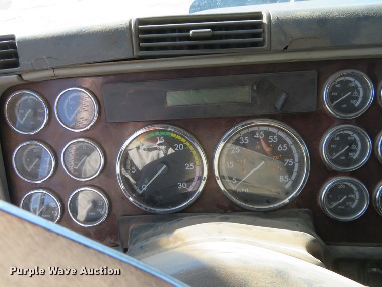 image for item EQ9288 2006 Freightliner Coronado semi truck