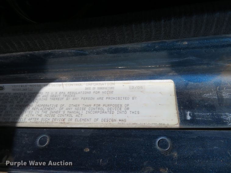 image for item EQ9288 2006 Freightliner Coronado semi truck