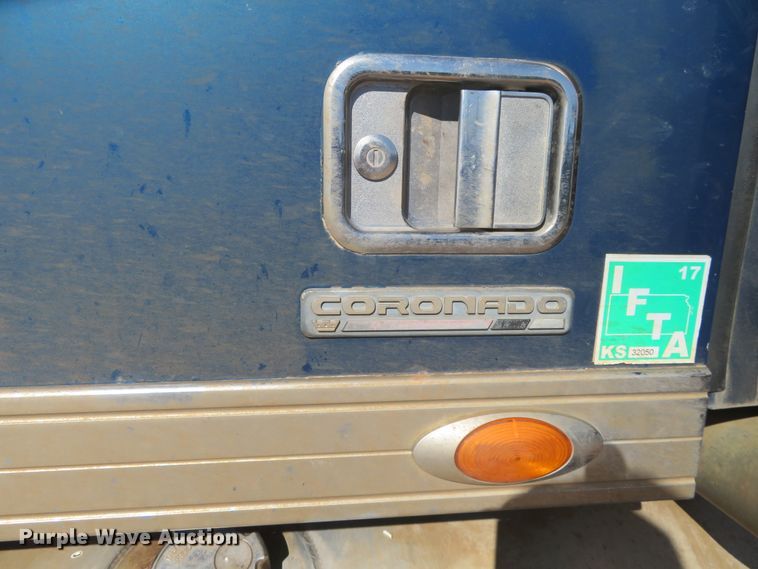 image for item EQ9288 2006 Freightliner Coronado semi truck