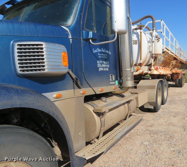 image for item EQ9288 2006 Freightliner Coronado semi truck