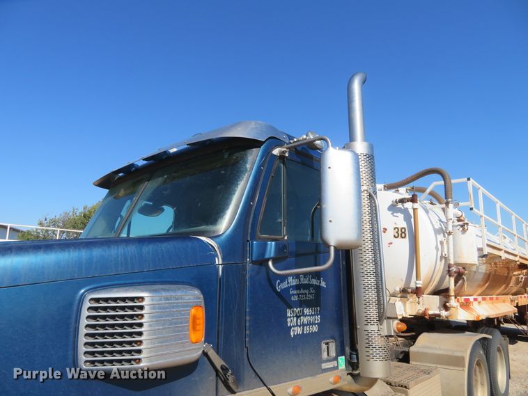 image for item EQ9288 2006 Freightliner Coronado semi truck