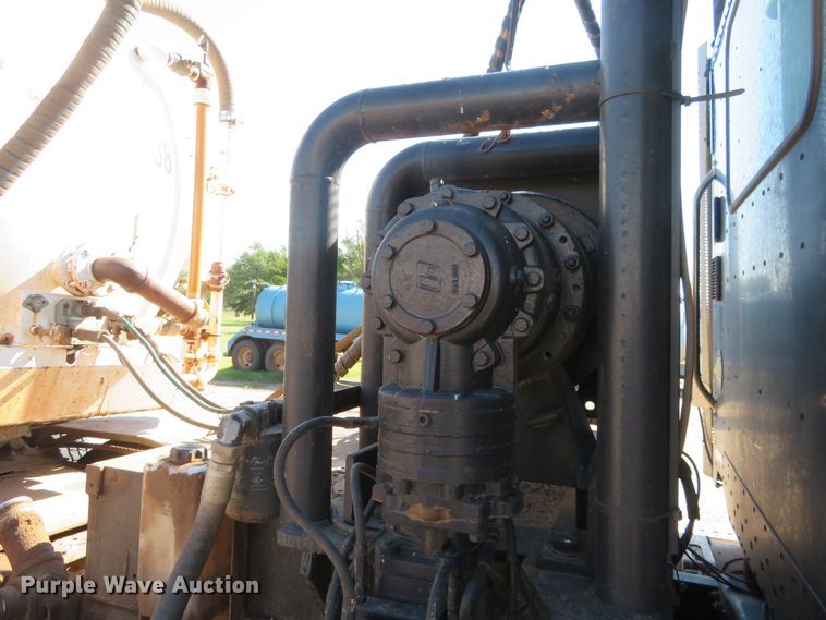 image for item EQ9288 2006 Freightliner Coronado semi truck