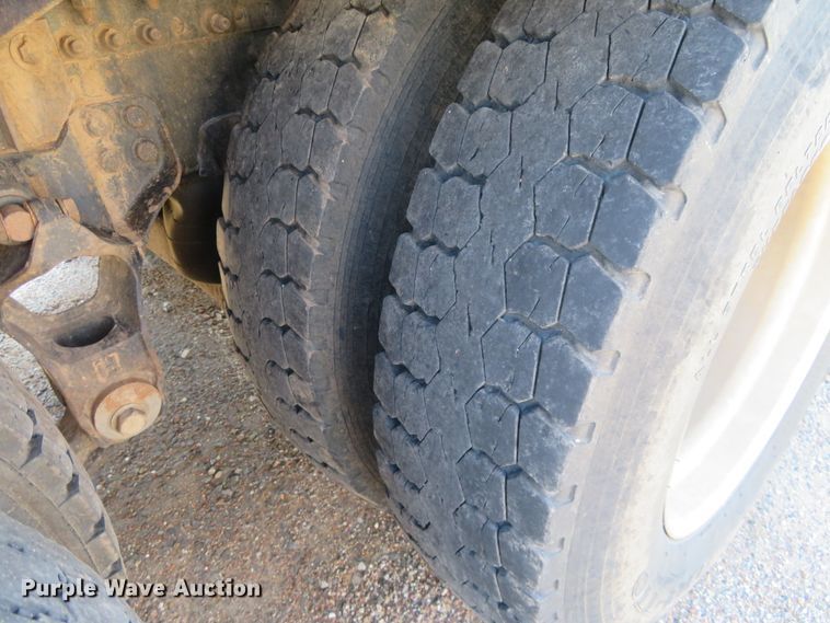 image for item EQ9288 2006 Freightliner Coronado semi truck