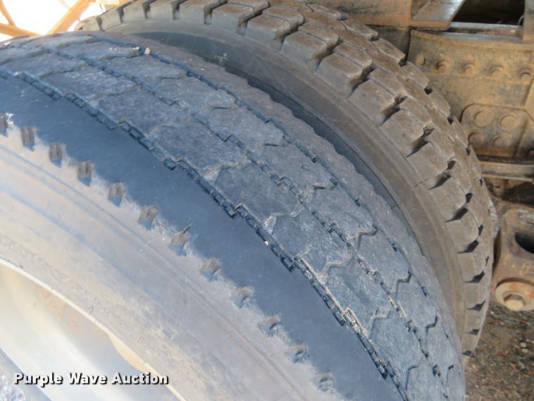 image for item EQ9288 2006 Freightliner Coronado semi truck