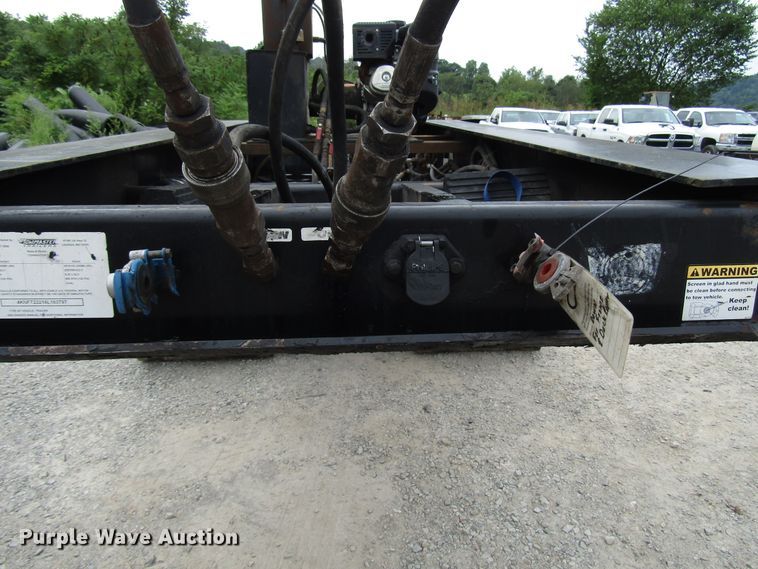 image for item FJ9729 2006 Towmaster lowboy equipment trailer
