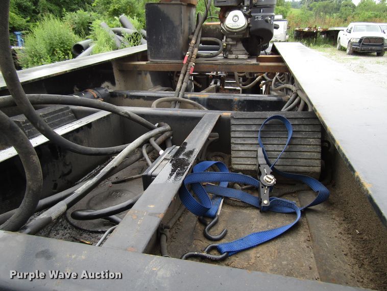 image for item FJ9729 2006 Towmaster lowboy equipment trailer