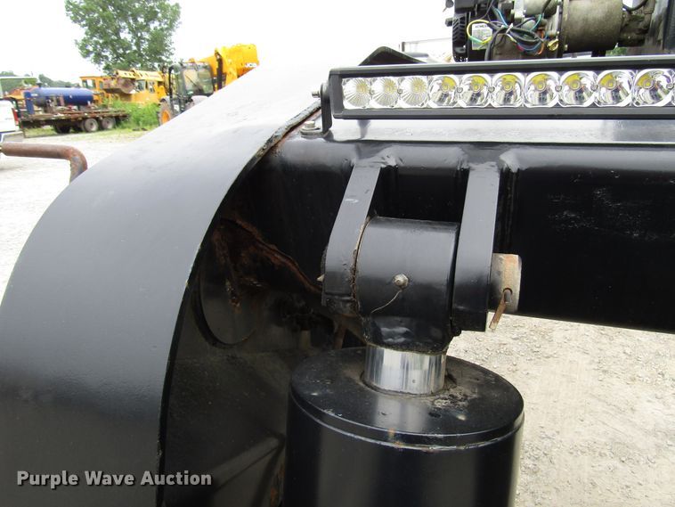 image for item FJ9729 2006 Towmaster lowboy equipment trailer