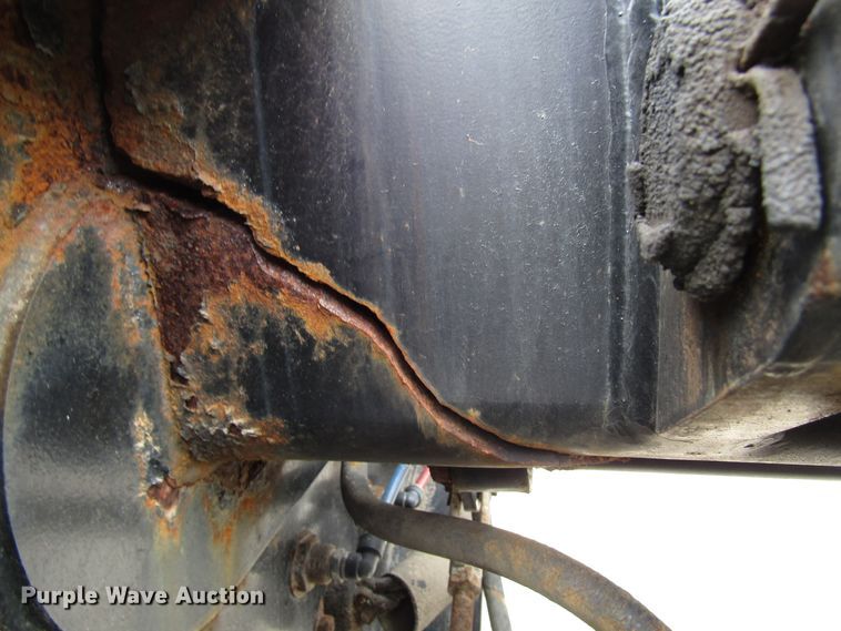 image for item FJ9729 2006 Towmaster lowboy equipment trailer