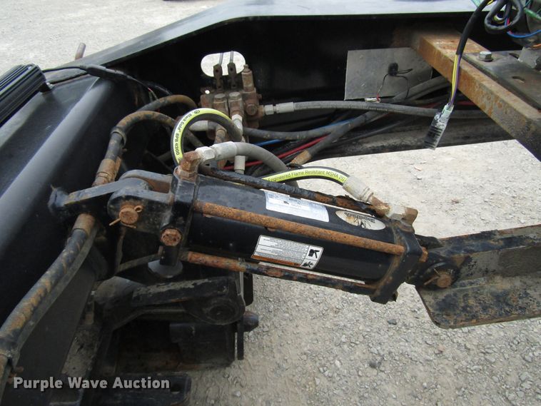 image for item FJ9729 2006 Towmaster lowboy equipment trailer