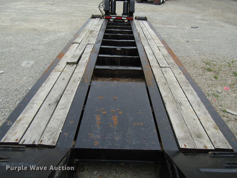 image for item FJ9729 2006 Towmaster lowboy equipment trailer