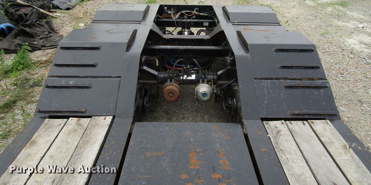 image for item FJ9729 2006 Towmaster lowboy equipment trailer