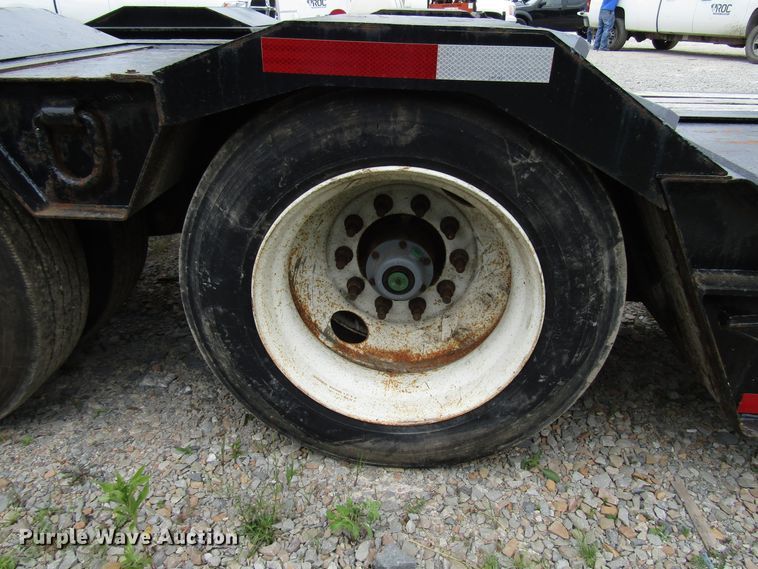 image for item FJ9729 2006 Towmaster lowboy equipment trailer