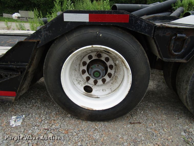 image for item FJ9729 2006 Towmaster lowboy equipment trailer