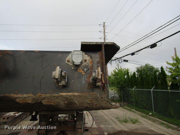 image for item FJ9739 2007 Dynaweld lowboy equipment trailer