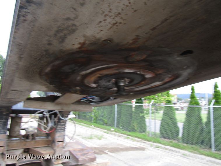 image for item FJ9739 2007 Dynaweld lowboy equipment trailer