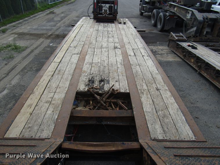 image for item FJ9739 2007 Dynaweld lowboy equipment trailer
