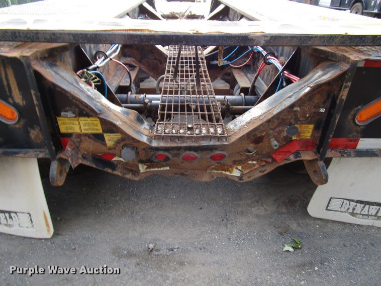 image for item FJ9739 2007 Dynaweld lowboy equipment trailer