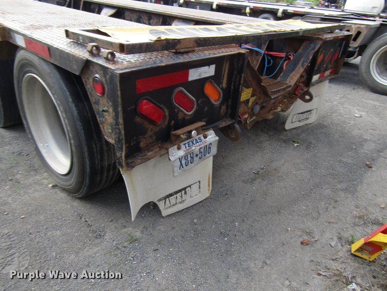 image for item FJ9739 2007 Dynaweld lowboy equipment trailer