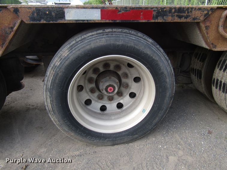 image for item FJ9739 2007 Dynaweld lowboy equipment trailer