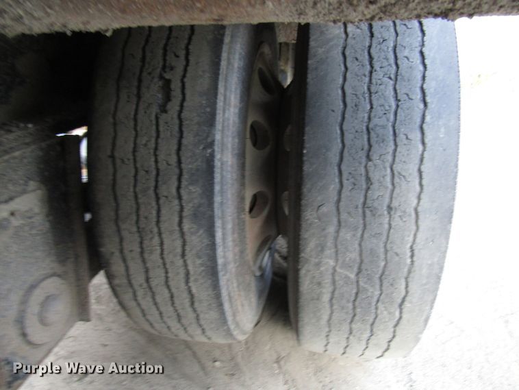 image for item FJ9739 2007 Dynaweld lowboy equipment trailer