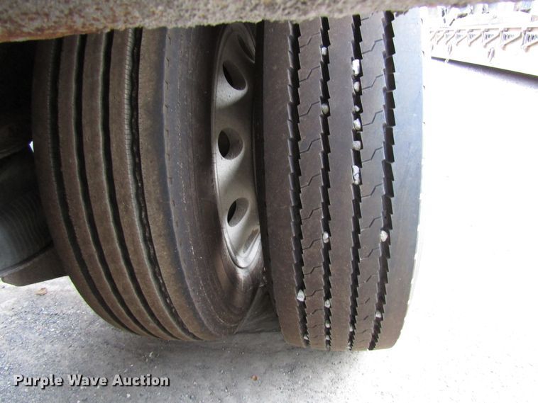 image for item FJ9739 2007 Dynaweld lowboy equipment trailer