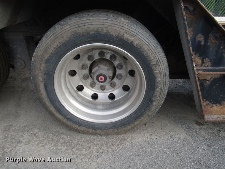 image for item FJ9739 2007 Dynaweld lowboy equipment trailer