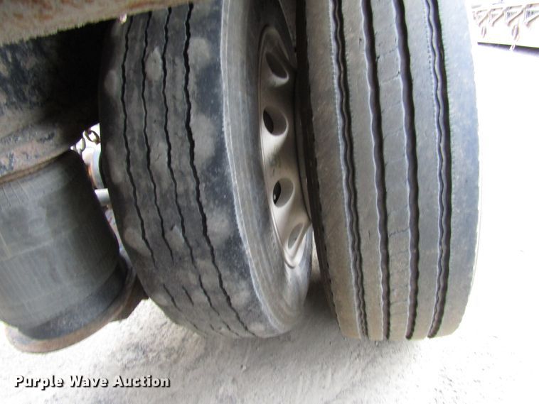 image for item FJ9739 2007 Dynaweld lowboy equipment trailer