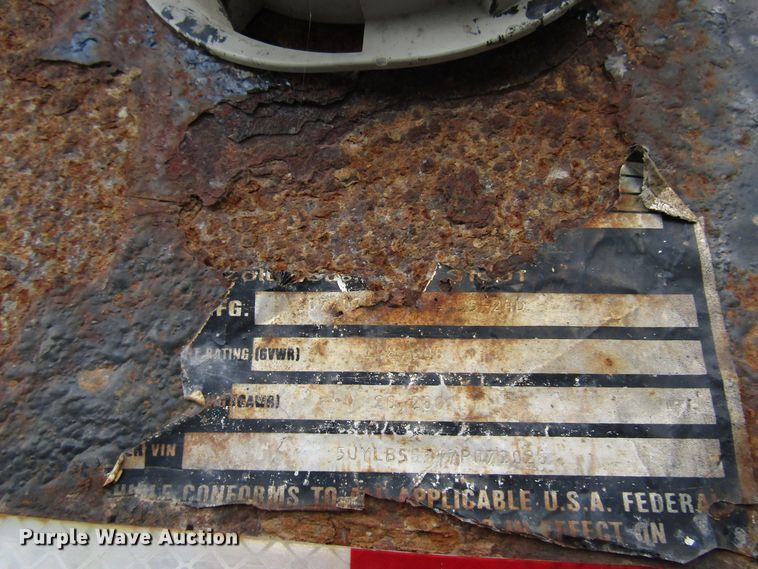 image for item FJ9739 2007 Dynaweld lowboy equipment trailer