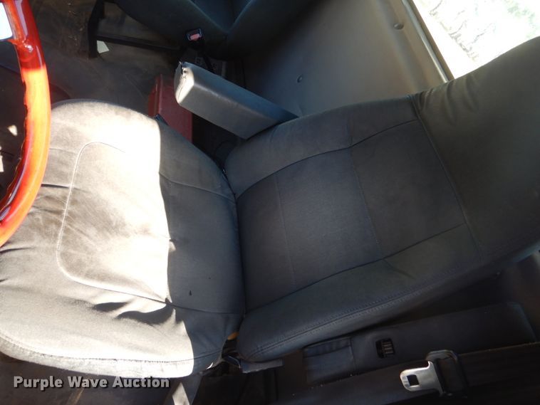 image for item FU9426 2005 Freightliner Business Class M2 truck chassis