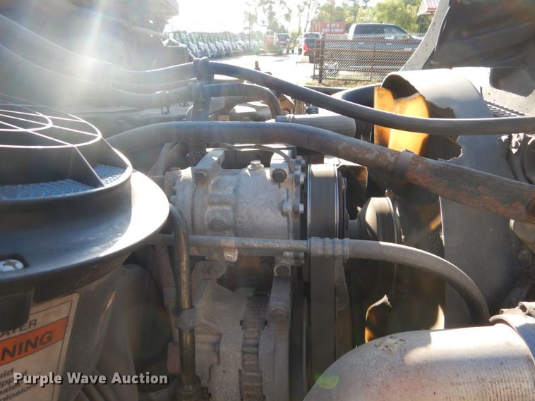 image for item FU9426 2005 Freightliner Business Class M2 truck chassis