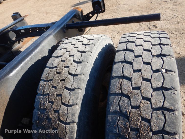 image for item FU9426 2005 Freightliner Business Class M2 truck chassis