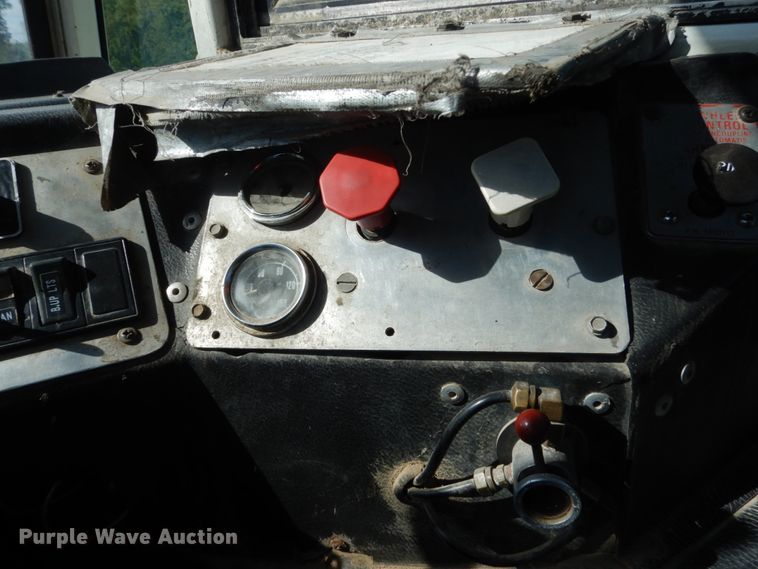 image for item FU9504 1989 Magnum yard truck