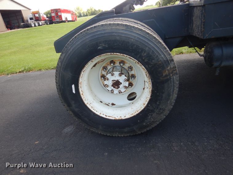 image for item FU9504 1989 Magnum yard truck