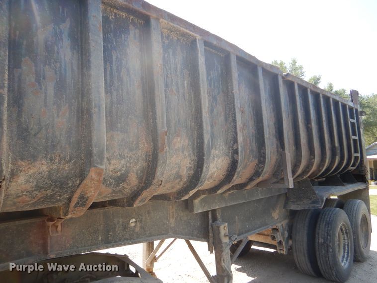 image for item GH9548 1986 Fruehauf LDX-F2-22-7DB5-24 end dump trailer