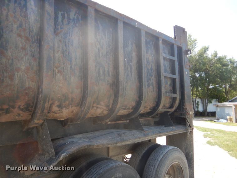 image for item GH9548 1986 Fruehauf LDX-F2-22-7DB5-24 end dump trailer