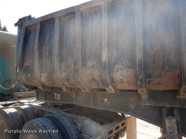 image for item GH9548 1986 Fruehauf LDX-F2-22-7DB5-24 end dump trailer
