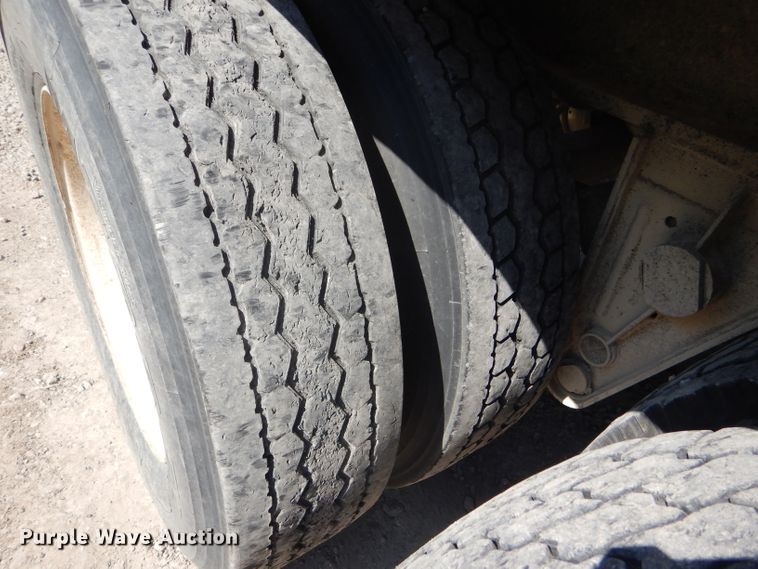 image for item GH9548 1986 Fruehauf LDX-F2-22-7DB5-24 end dump trailer