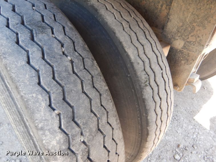 image for item GH9548 1986 Fruehauf LDX-F2-22-7DB5-24 end dump trailer