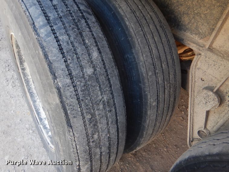 image for item GH9548 1986 Fruehauf LDX-F2-22-7DB5-24 end dump trailer