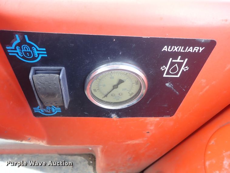 image for item DE1040 2007 Ditch Witch RT95 trencher