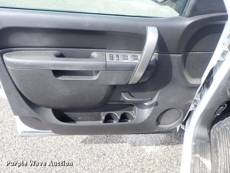 image for item DE1042 2012 Chevrolet Silverado 1500 Crew Cab pickup truck