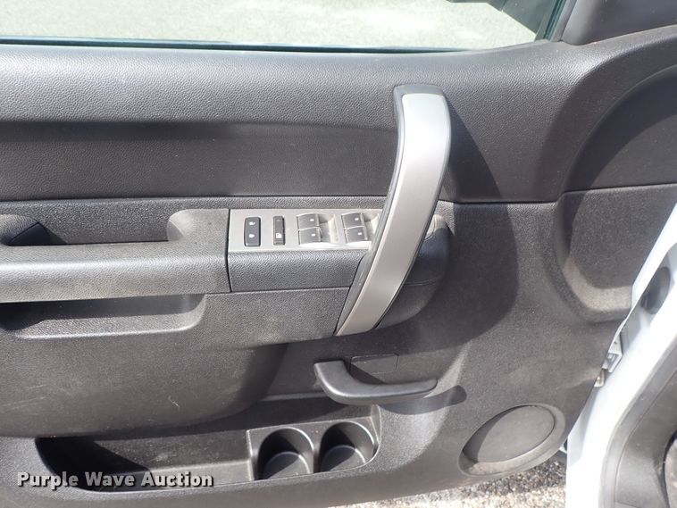 image for item DE1042 2012 Chevrolet Silverado 1500 Crew Cab pickup truck