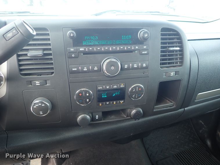 image for item DE1042 2012 Chevrolet Silverado 1500 Crew Cab pickup truck