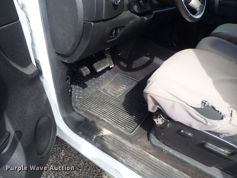 image for item DE1042 2012 Chevrolet Silverado 1500 Crew Cab pickup truck