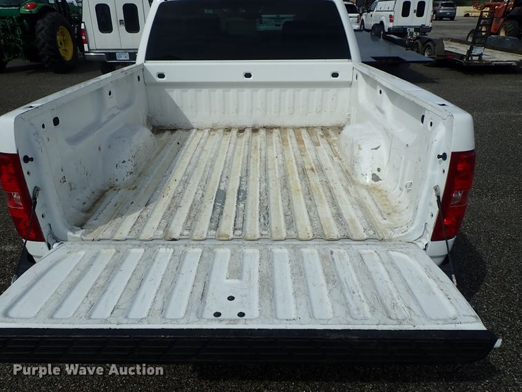 image for item DE1042 2012 Chevrolet Silverado 1500 Crew Cab pickup truck