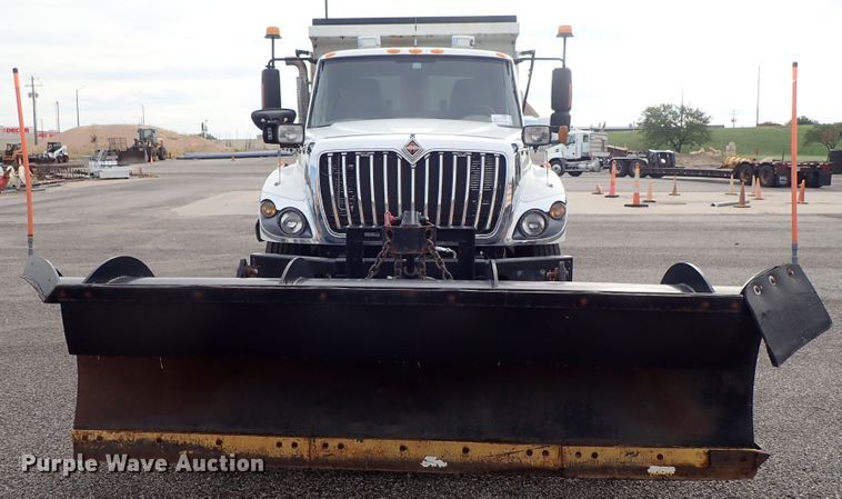 image for item DE1043 2010 International WorkStar 7500 dump truck